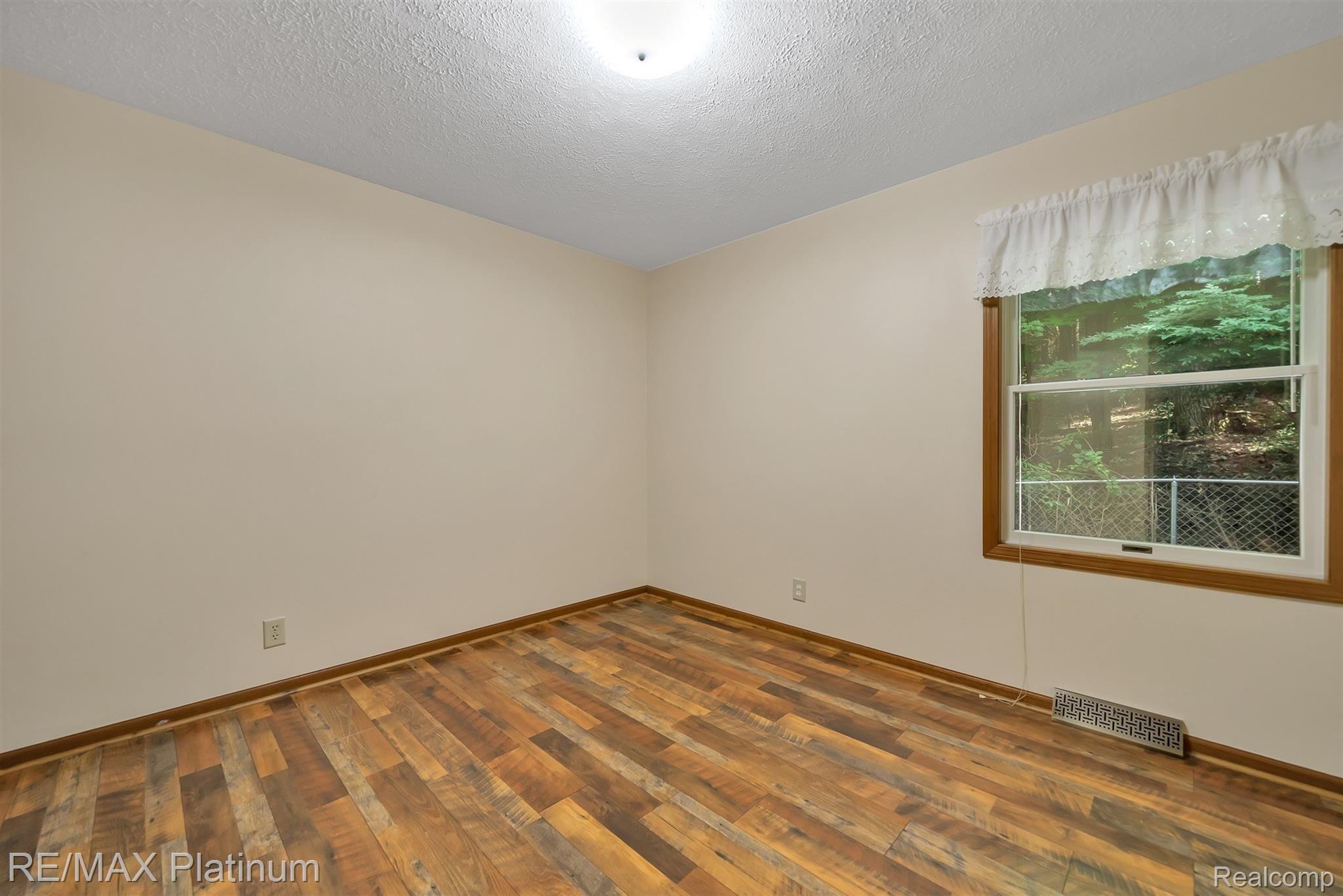 3319 Jewell Road Howell, MI 48843 - Photo 26 of 34 CBF8ACC5-0F5A-4433-B1E0-FE8ED4E98231.jpeg