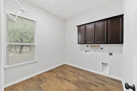 $999,000 | 4512 Diamante Drive, Spicewood, TX 78669