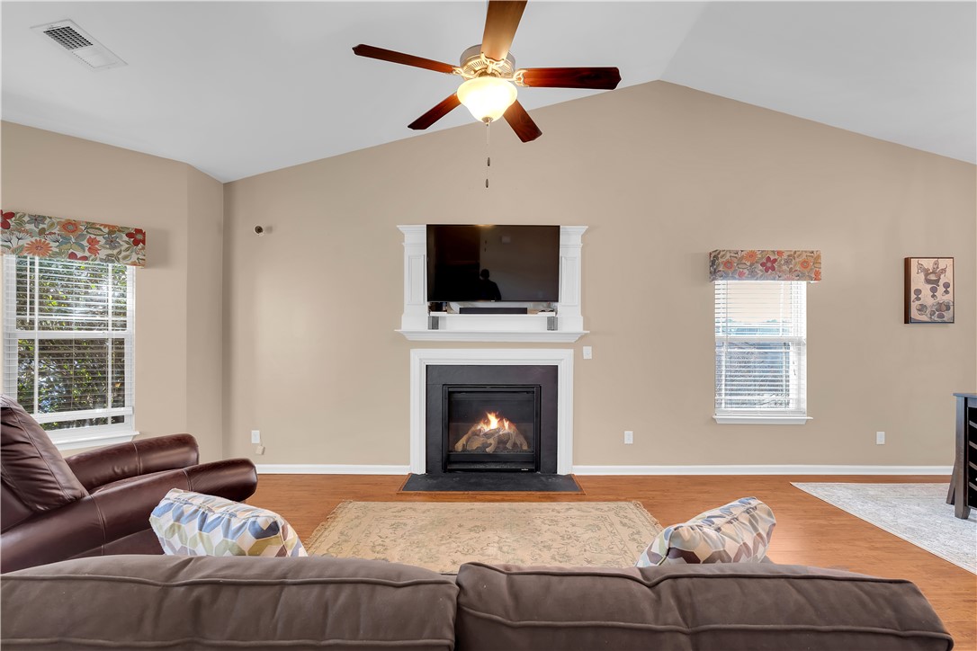 213 Shale Drive Easley, SC 29642 - Photo 2 of 26