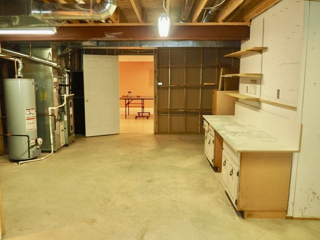 11904 Somerset Road Orland Park, IL 60467 - Photo 34 of 38 a view of a room with storage and utility room