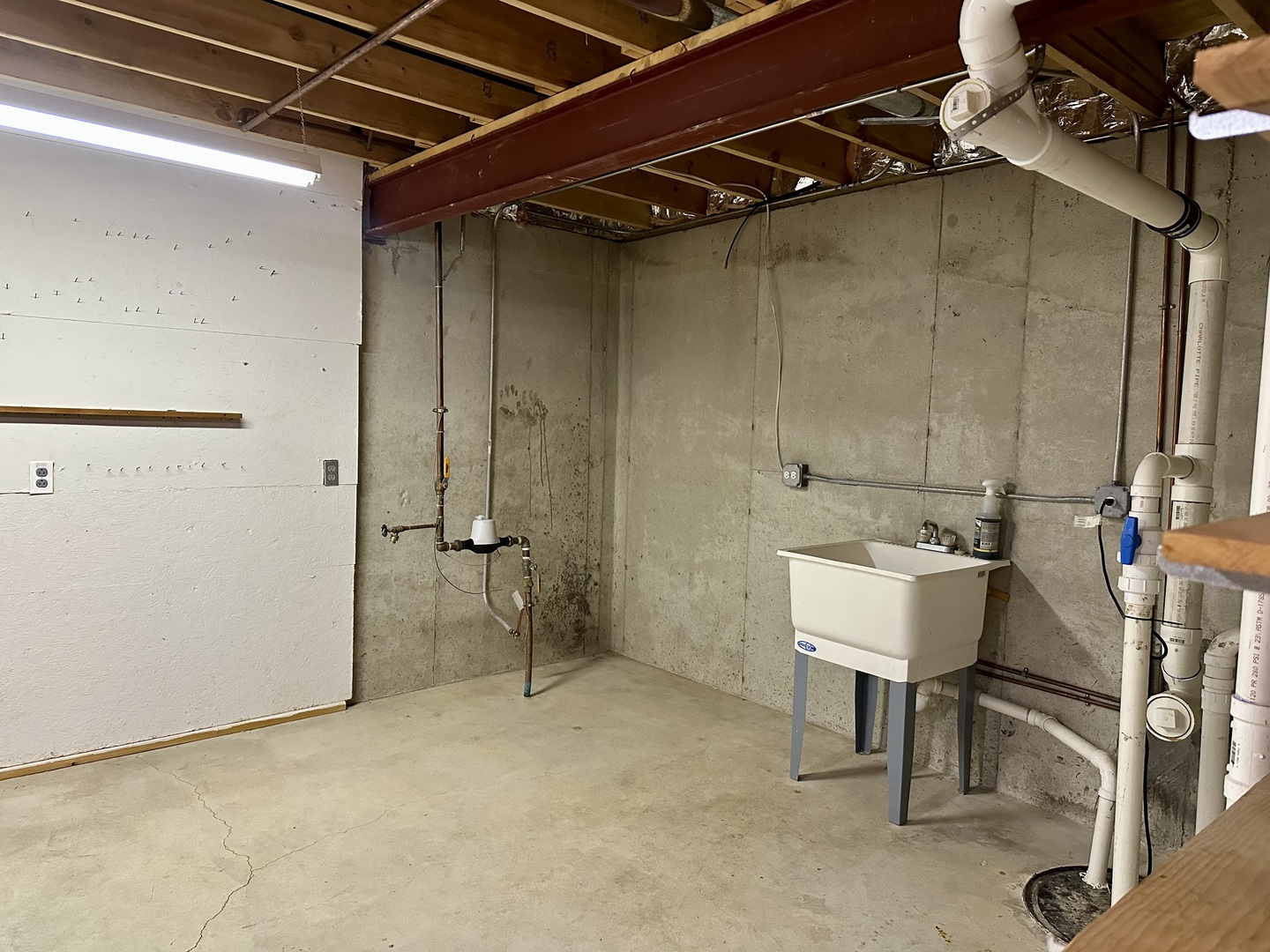 11904 Somerset Road Orland Park, IL 60467 - Photo 36 of 38 a bathroom with a sink and a mirror