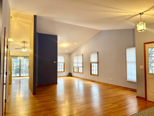 $394,900 | 11904 Somerset Road, Orland Park, IL 60467