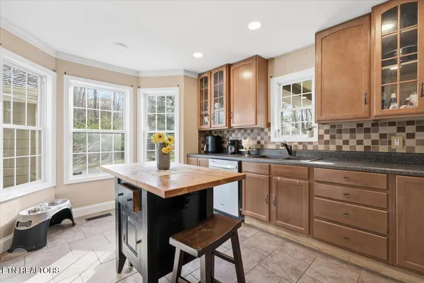 $649,900 | 4207 Fulton Drive, Knoxville, TN 37918