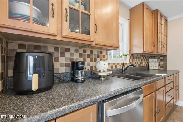 $649,900 | 4207 Fulton Drive, Knoxville, TN 37918
