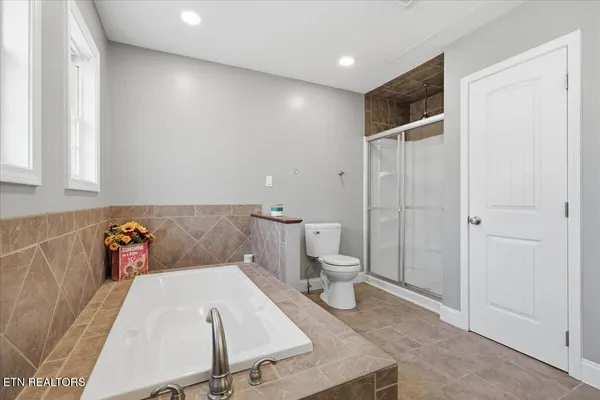 $649,900 | 4207 Fulton Drive, Knoxville, TN 37918