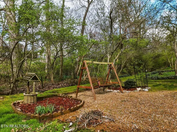$649,900 | 4207 Fulton Drive, Knoxville, TN 37918