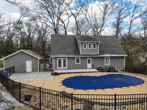 $649,900 | 4207 Fulton Drive, Knoxville, TN 37918