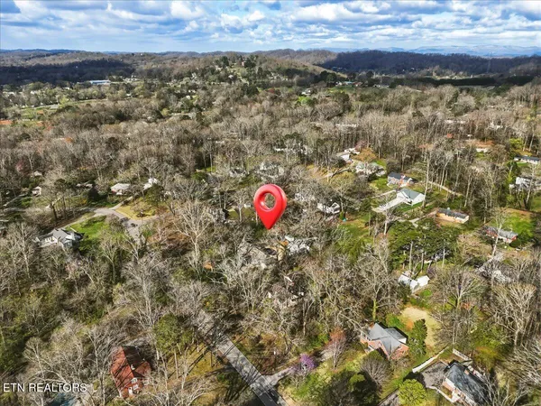 $649,900 | 4207 Fulton Drive, Knoxville, TN 37918