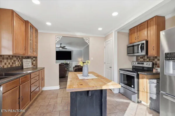 $649,900 | 4207 Fulton Drive, Knoxville, TN 37918