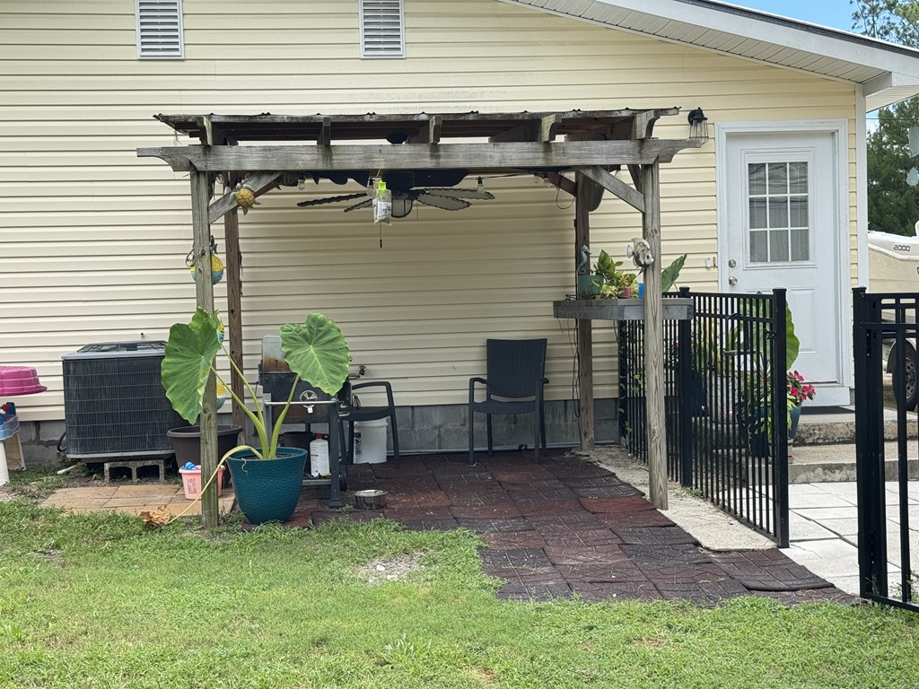 110 Franklin Street Carrabelle, FL 32322 - Photo 7 of 24
