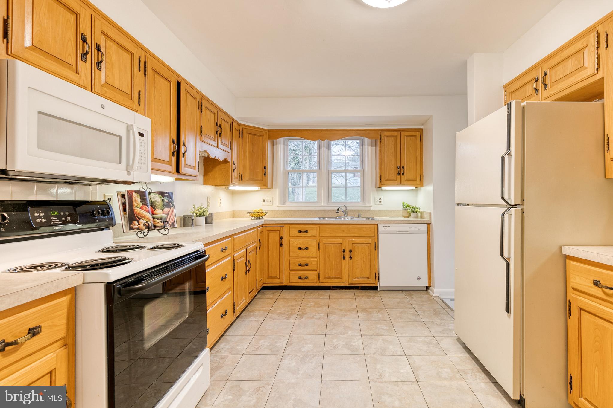 216 Fallsbrook Road Lutherville-Timonium, MD 21093 - Photo 22 of 38