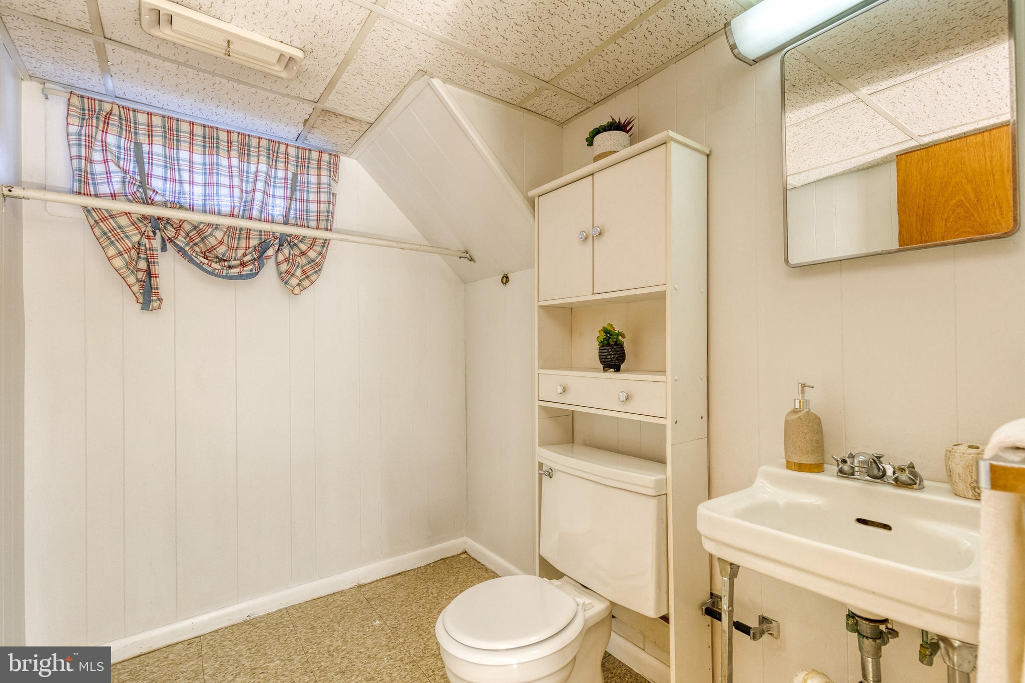 216 Fallsbrook Road Lutherville-Timonium, MD 21093 - Photo 28 of 38