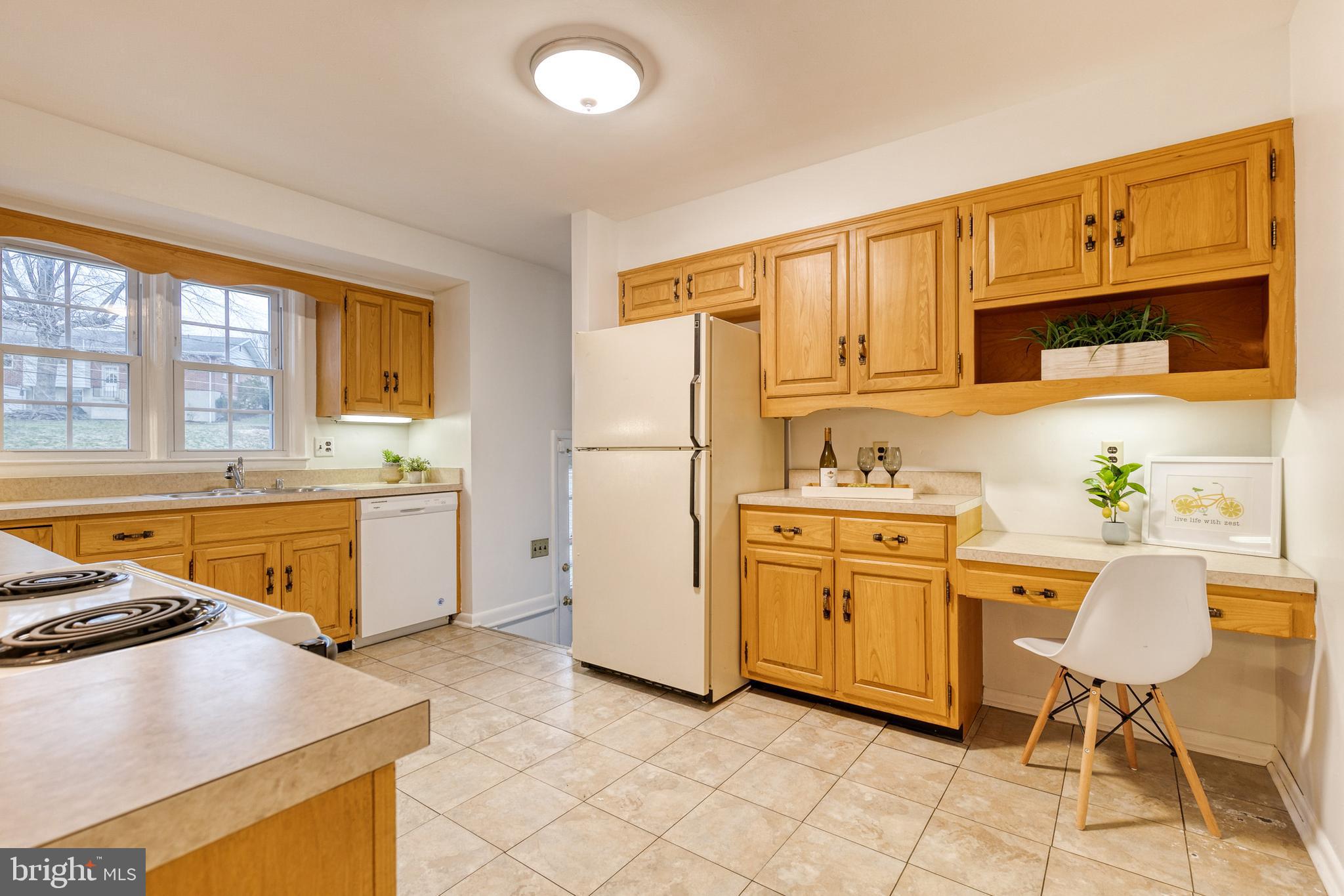 216 Fallsbrook Road Lutherville-Timonium, MD 21093 - Photo 4 of 38