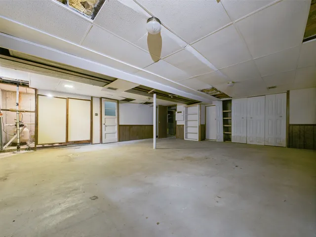 $320,000 | 2208 Fiesta Drive, Joliet, IL 60432