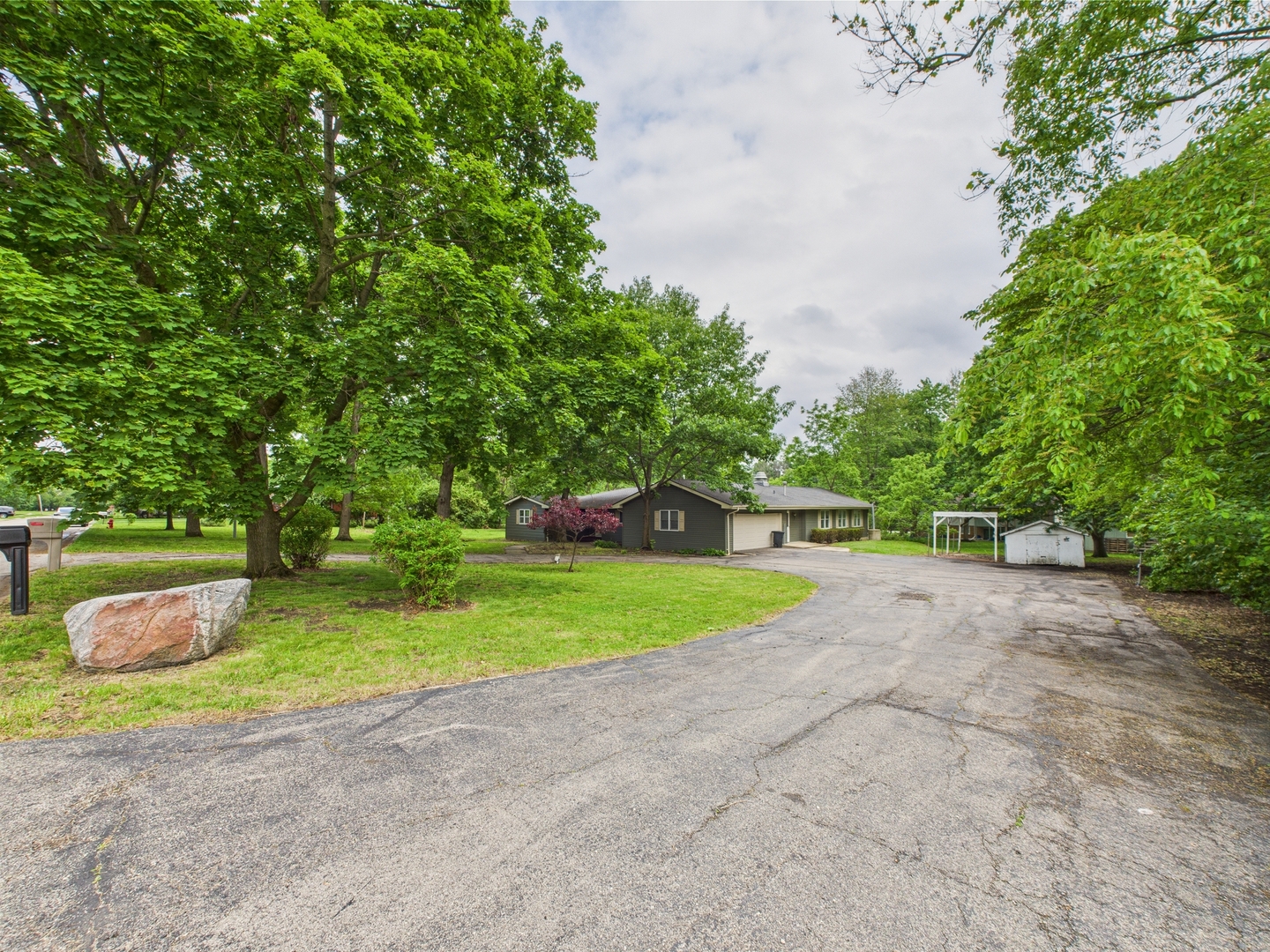 2208 Fiesta Drive Joliet, IL 60432 - Photo 25 of 27