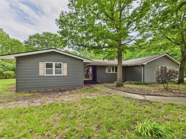 $320,000 | 2208 Fiesta Drive, Joliet, IL 60432