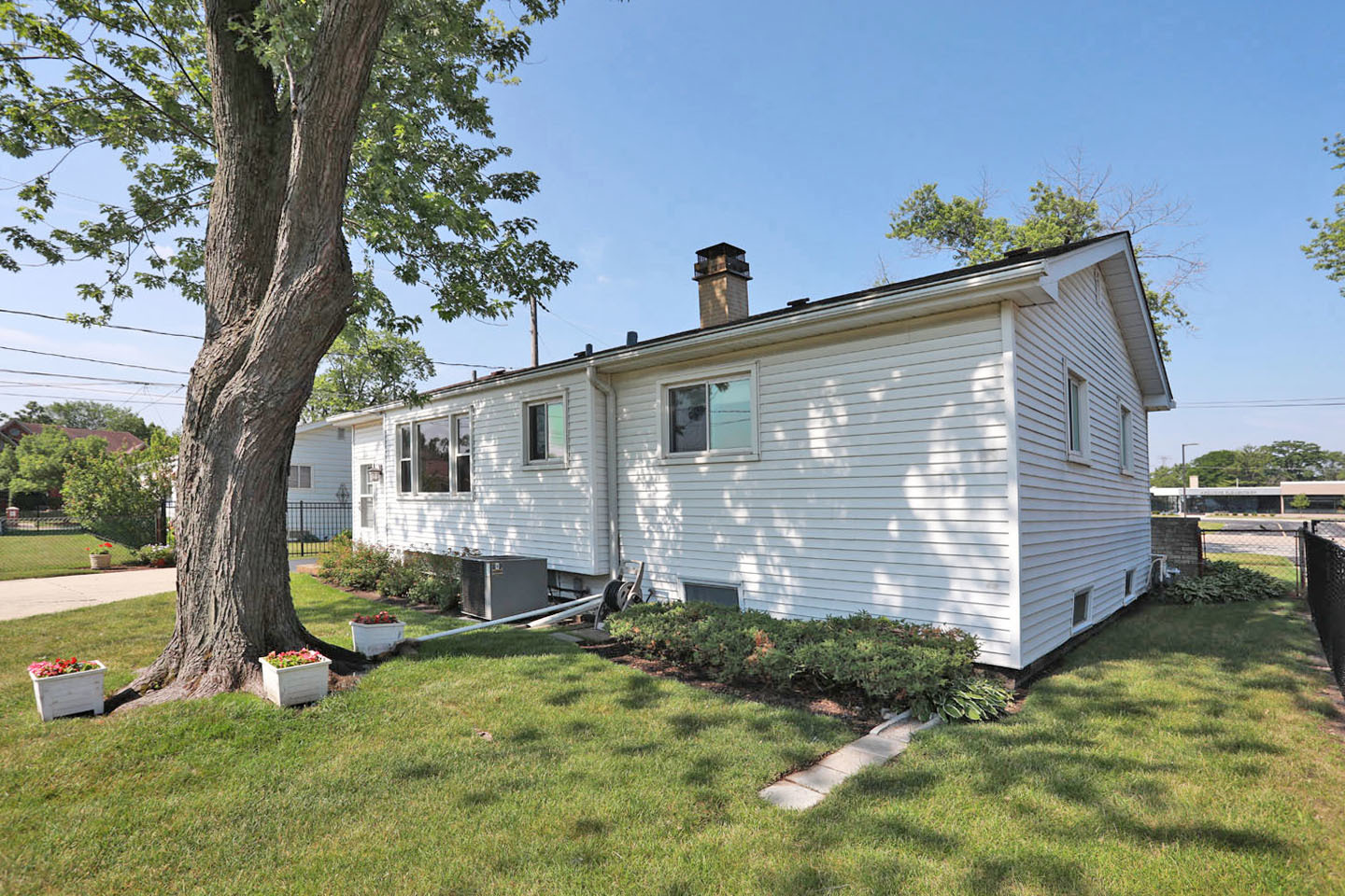 645 South Ardmore Avenue Addison, IL 60101 - Photo 26 of 28 a view of a house with a yard