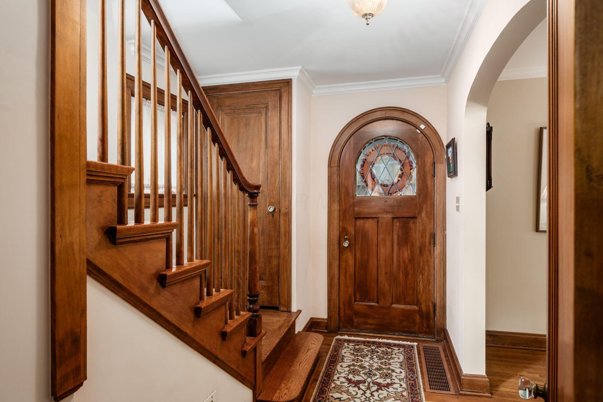 228 South Ardmore Road Columbus, OH 43209 - Photo 6 of 61 Foyer