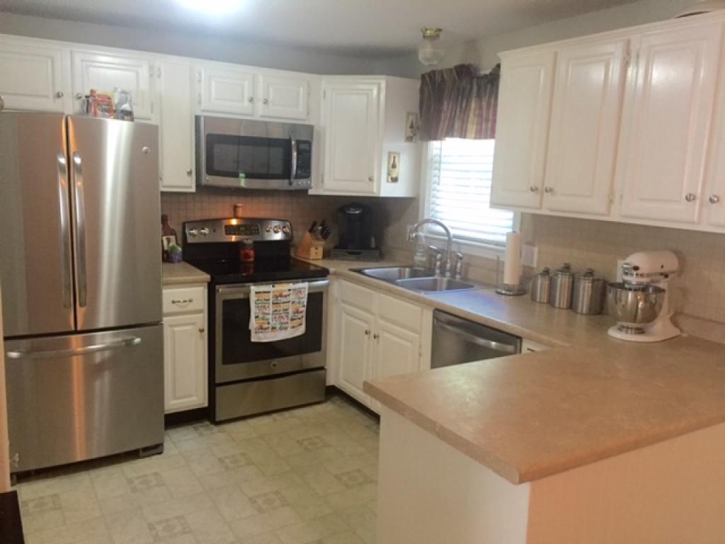 36 Appletree Road Auburn, NH 03032 - Photo 2 of 12