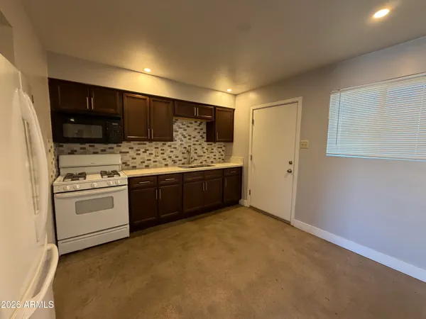 $995 | 1833 East Harvard Street, Unit 2, Phoenix, AZ 85006