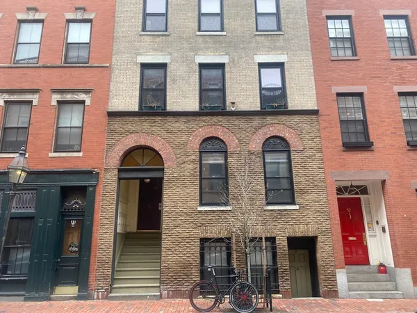 $3,800 | 50 Revere Street, Unit 5, Boston, MA 02114