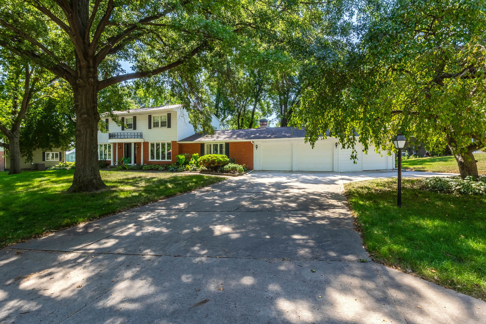 5079 Coachman Road Bettendorf, IA 52722 - Photo 1 of 43 Gallery Image 1