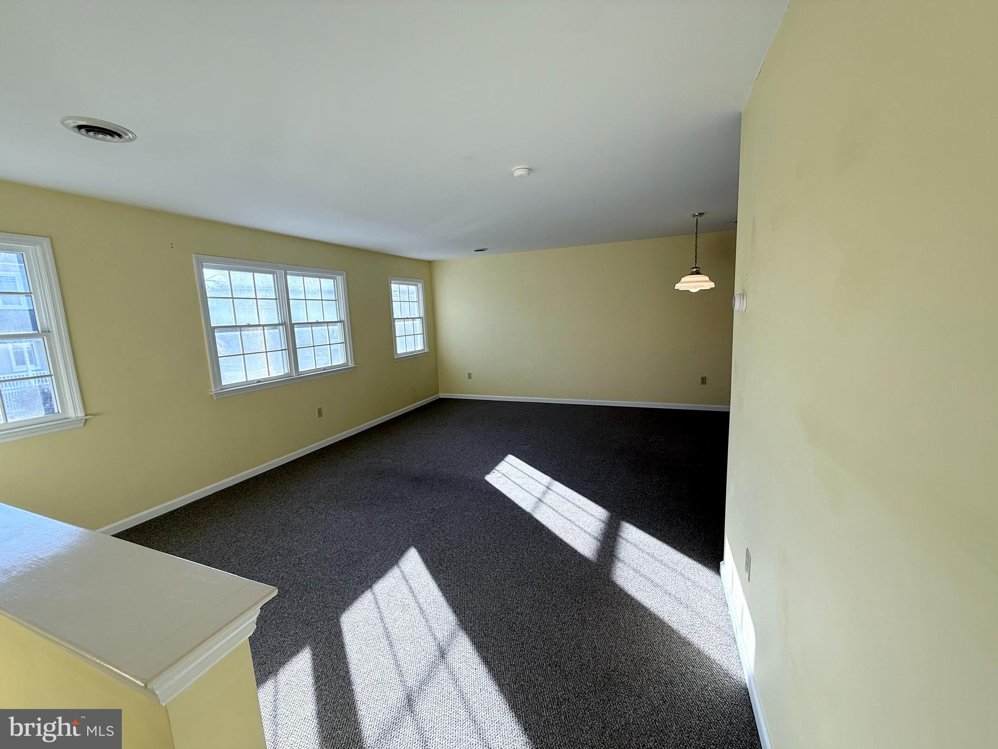 101 B Washington Street Shillington, PA 19607 - Photo 2 of 11 Main living area