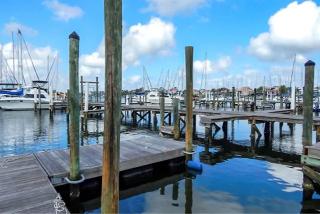 $399,900 | 5082 Inshore Landing Drive, Apollo Beach, FL 33572