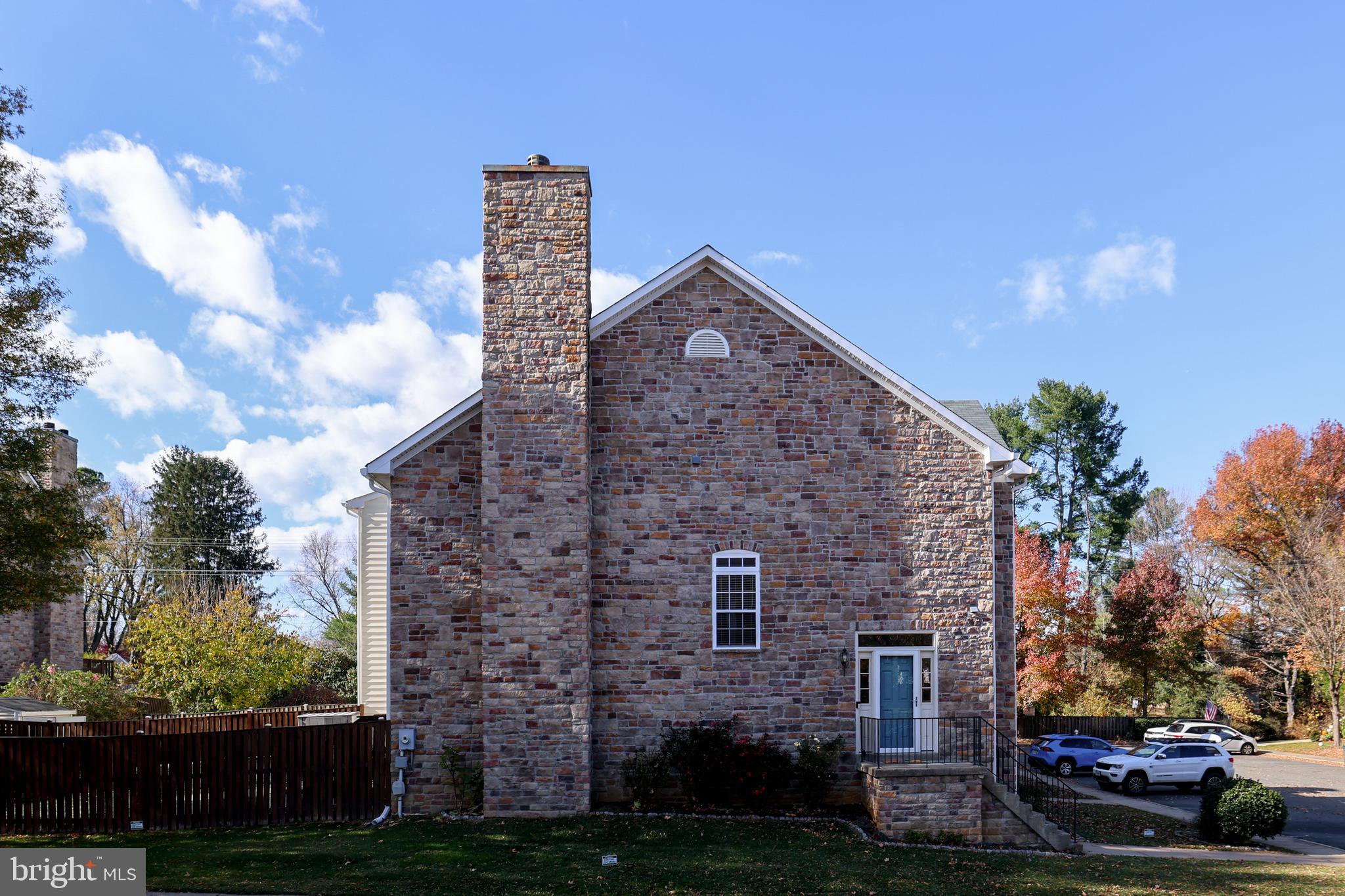 401 Yorkshire Ridge Court Purcellville, VA 20132 - Photo 63 of 64 a front view of a house with a garden