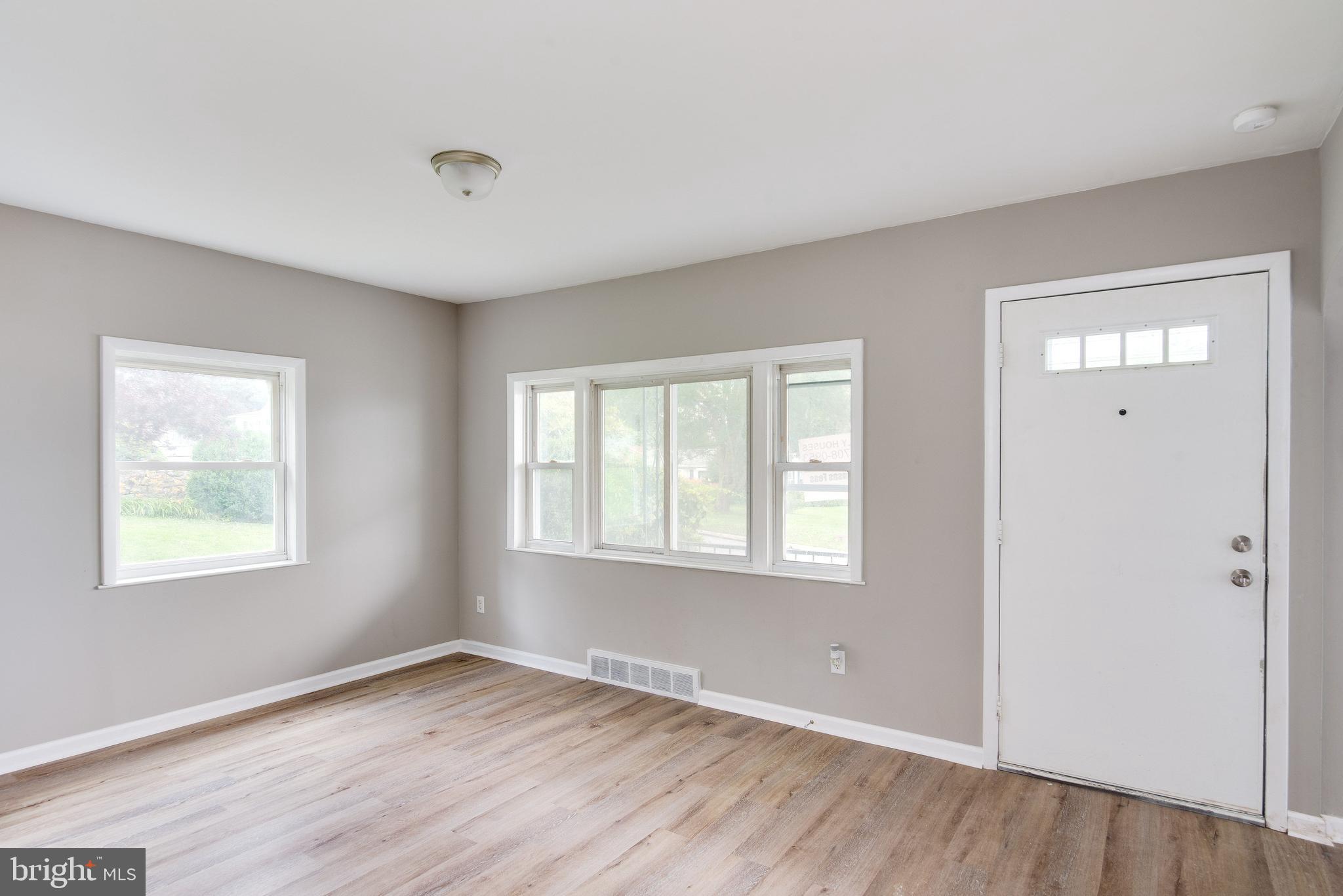 406 Summit Avenue Reading, PA 19607 - Photo 3 of 26 Gallery Image 3