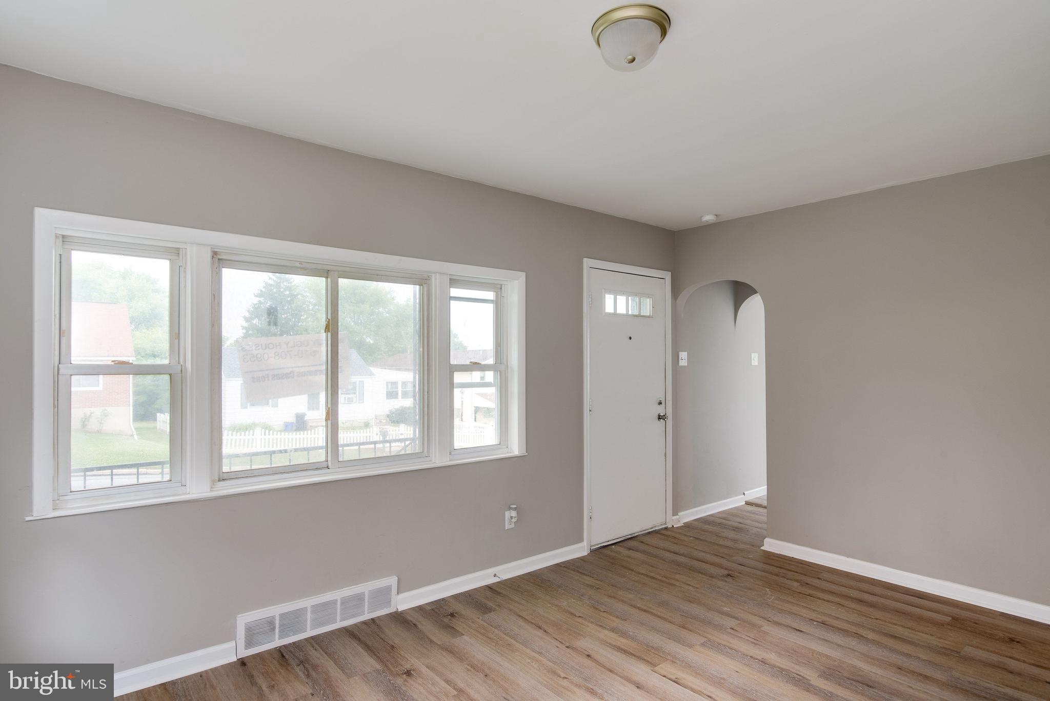 406 Summit Avenue Reading, PA 19607 - Photo 4 of 26 Gallery Image 4