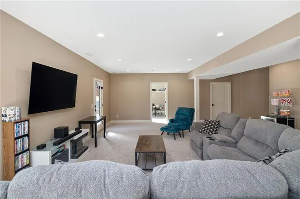 $519,000 | 4704 Donnelly Drive, St. Joseph, MO 64506