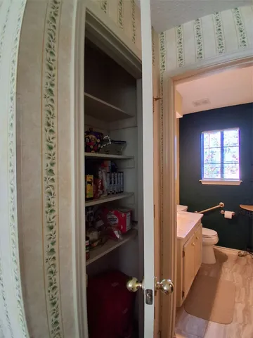 $420,000 | 913 Cherry Hills Drive, Huntsville, TX 77340