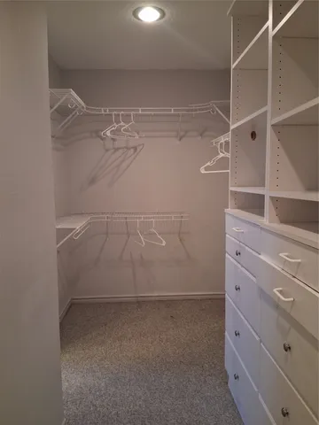 $420,000 | 913 Cherry Hills Drive, Huntsville, TX 77340