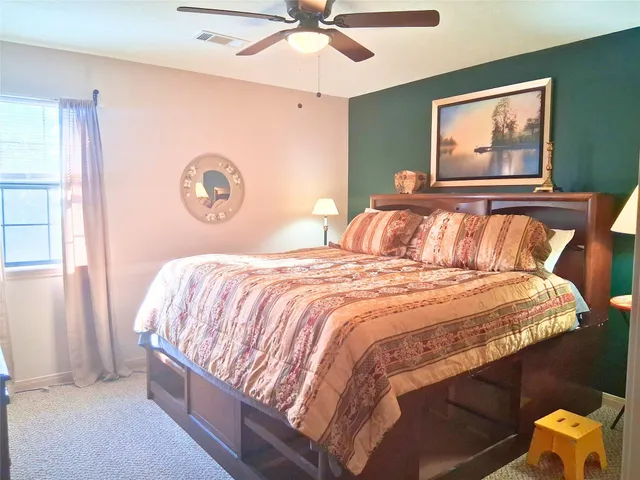 $420,000 | 913 Cherry Hills Drive, Huntsville, TX 77340