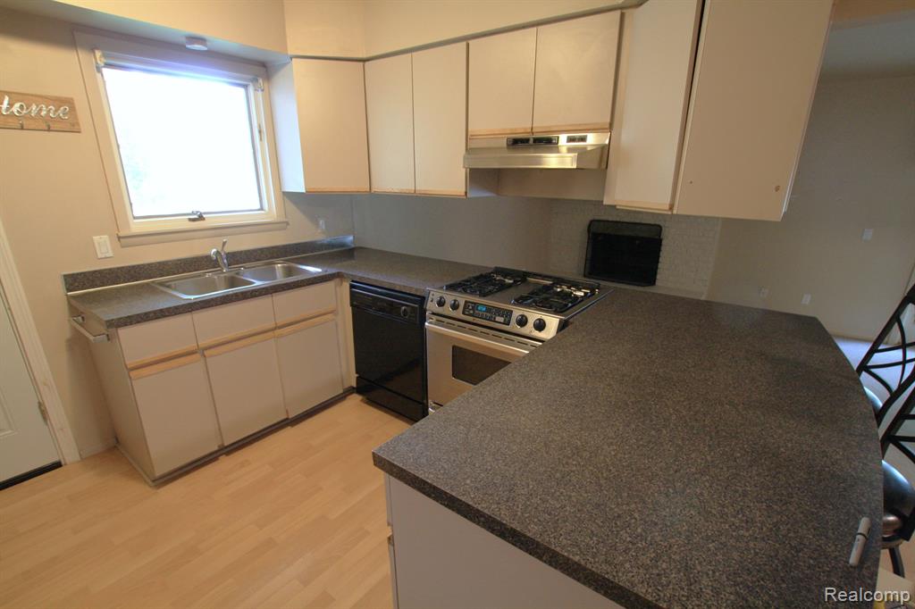 320 Holland Road Flushing, MI 48433 - Photo 10 of 25