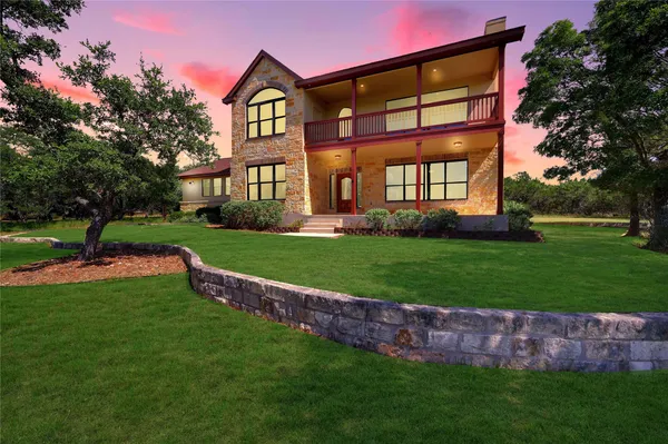 $739,500 | 995 Cielo Springs Drive, Blanco, TX 78606