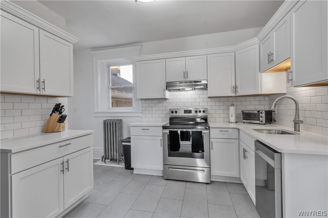 617 Niagara Street, Unit 2 Buffalo, NY 14201 - Photo 2 of 14 Tastefully updated kitchen