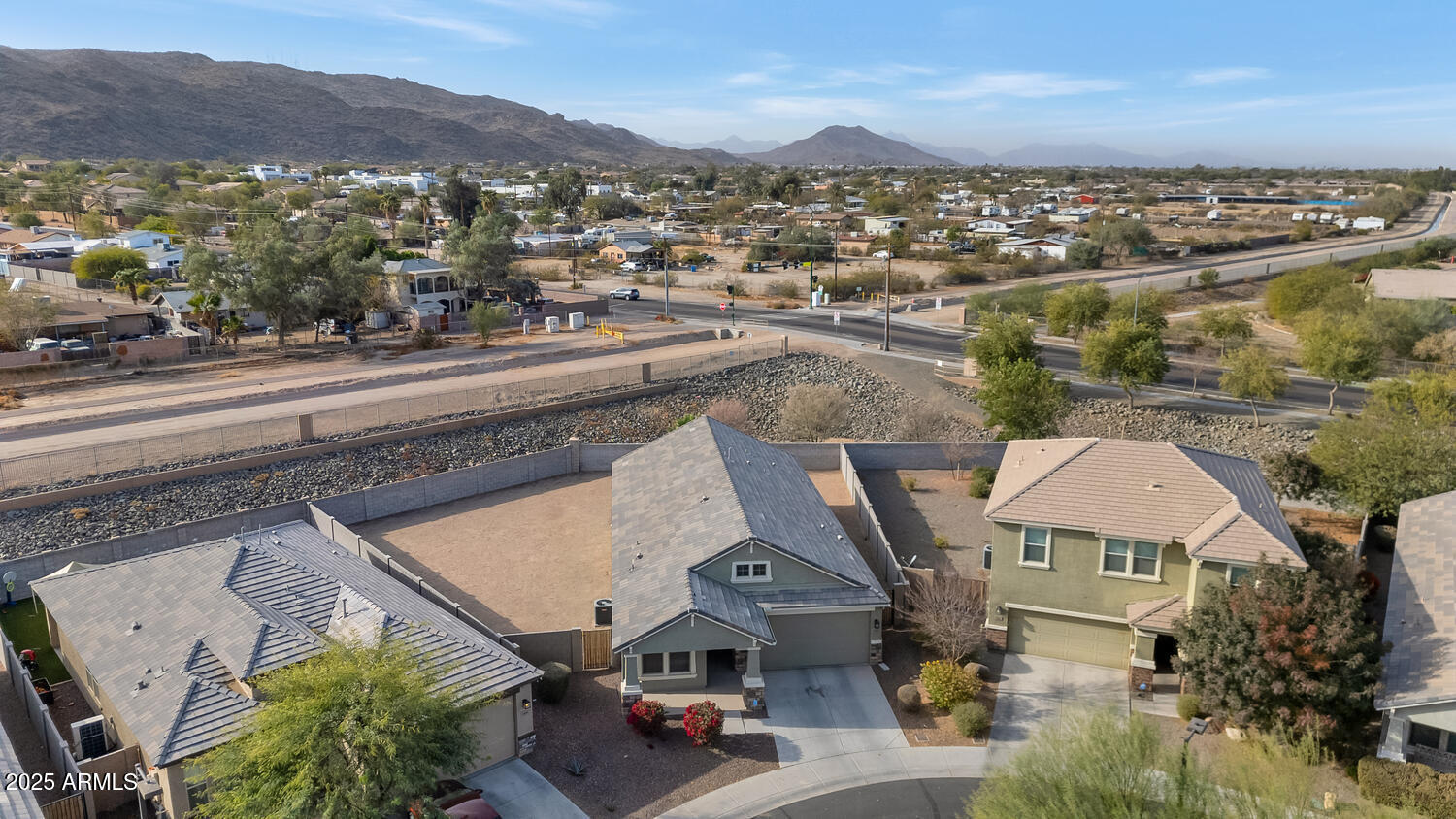 2405 East Beverly Road Phoenix, AZ 85042 - Photo 2 of 31 2405 E Beverly Rd-large-002-005-2405 E B