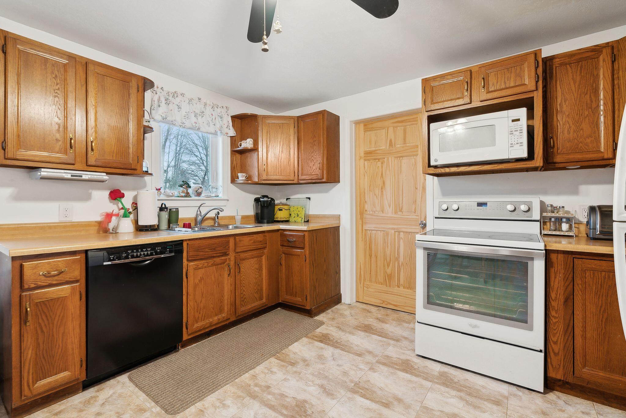 16 Maple Street Saco, ME 04072 - Photo 7 of 28 mls_DSC00264