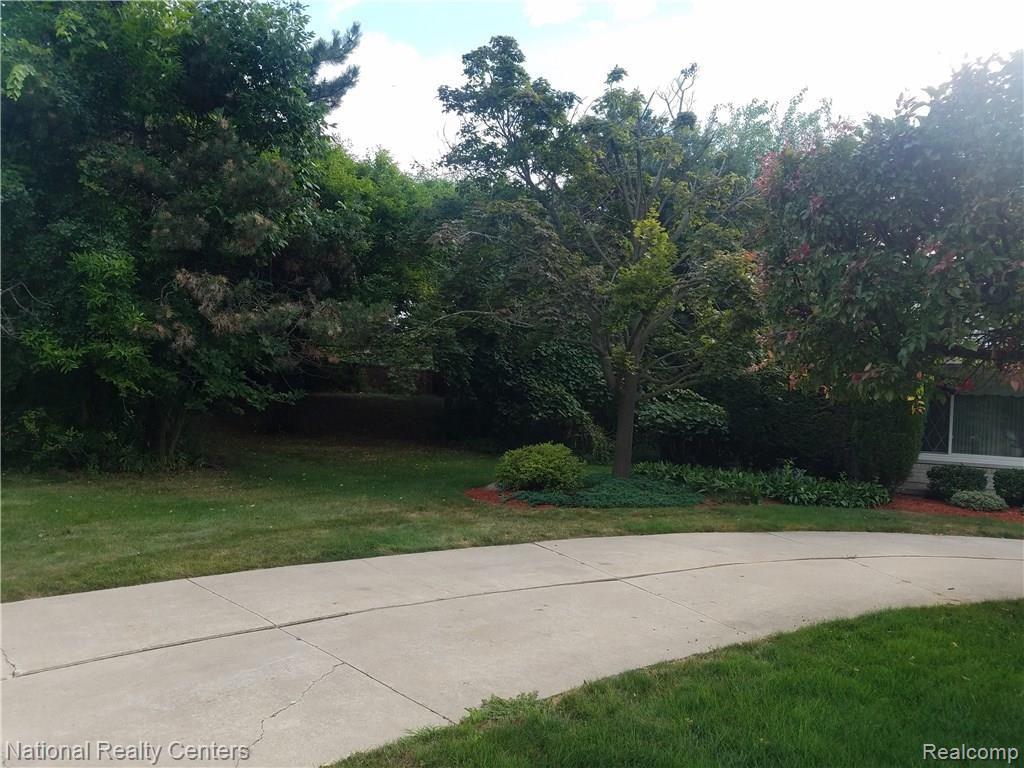 27045 Harvard Road Southfield, MI 48076 - Photo 5 of 66