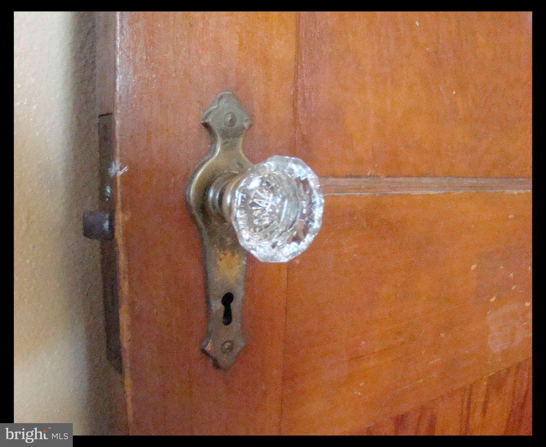 3032 Dunleer Road Baltimore, MD 21222 - Photo 20 of 29 Original hardware