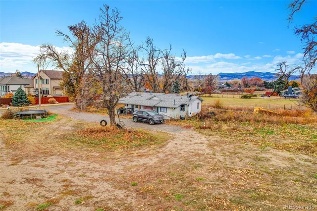 a view of a lake with houses