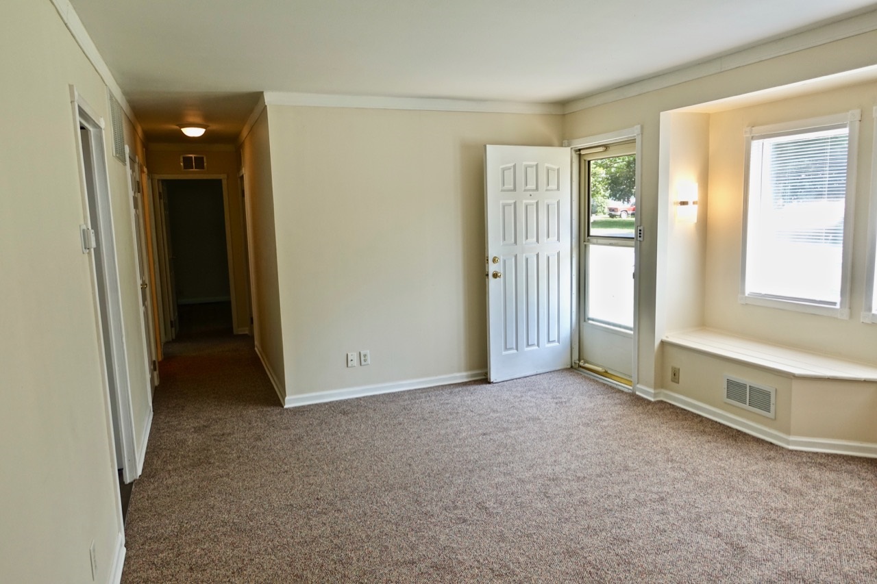 111 North Ridge Road Muncie, IN 47304 - Photo 4 of 25 Gallery Image 4