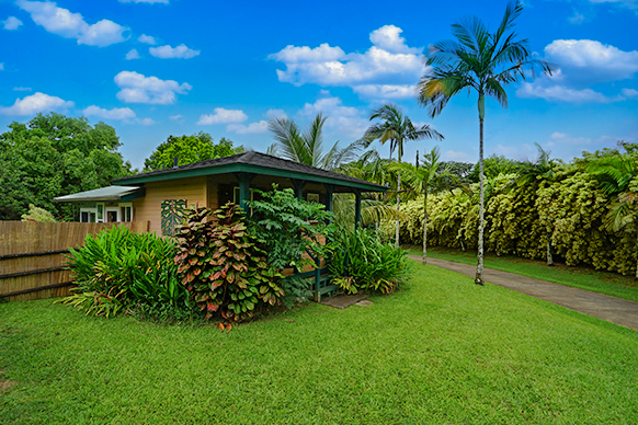 4700 Kapuna Road Kilauea, HI 96754 - Photo 12 of 17 a view of house with yard and entertaining space