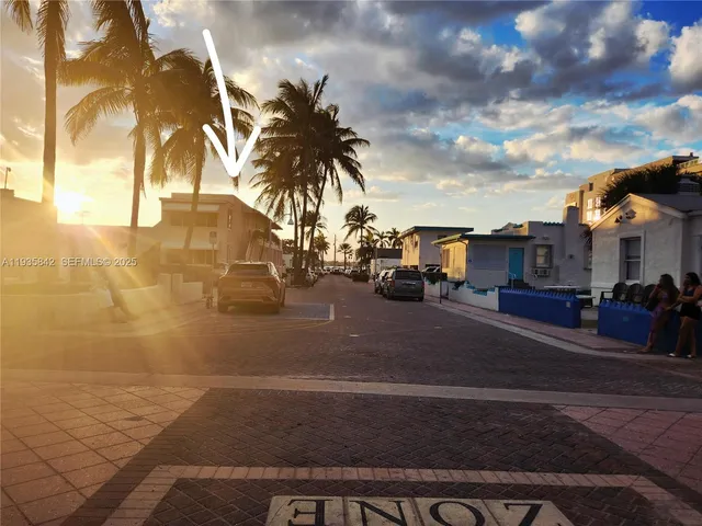 $1,950 | 320 New York Street, Unit 1, Hollywood, FL 33019