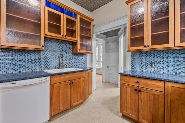 $299,900 | 691 Franklin Street, Oshkosh, WI 54901