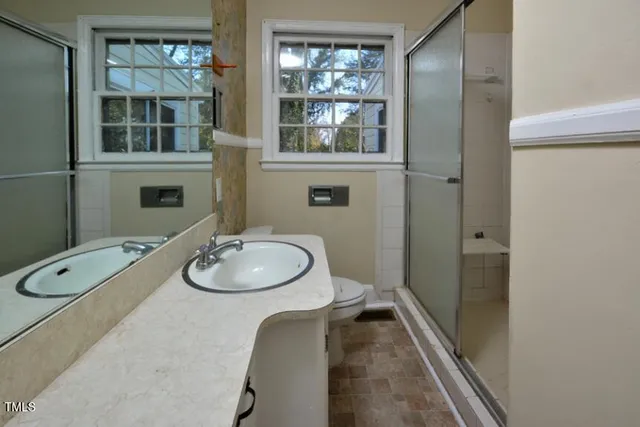 $1,550 | 1817 Hillcrest Drive, Durham, NC 27705