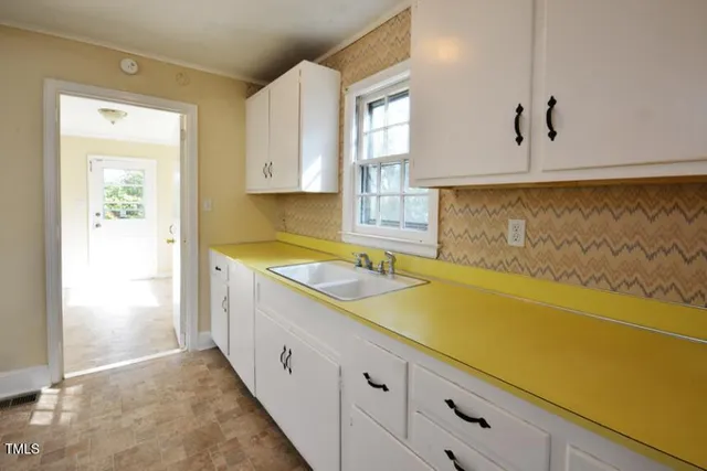 $1,550 | 1817 Hillcrest Drive, Durham, NC 27705