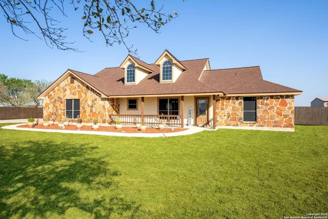 $689,900 | 3362 Abbott Road, St. Hedwig, TX 78152